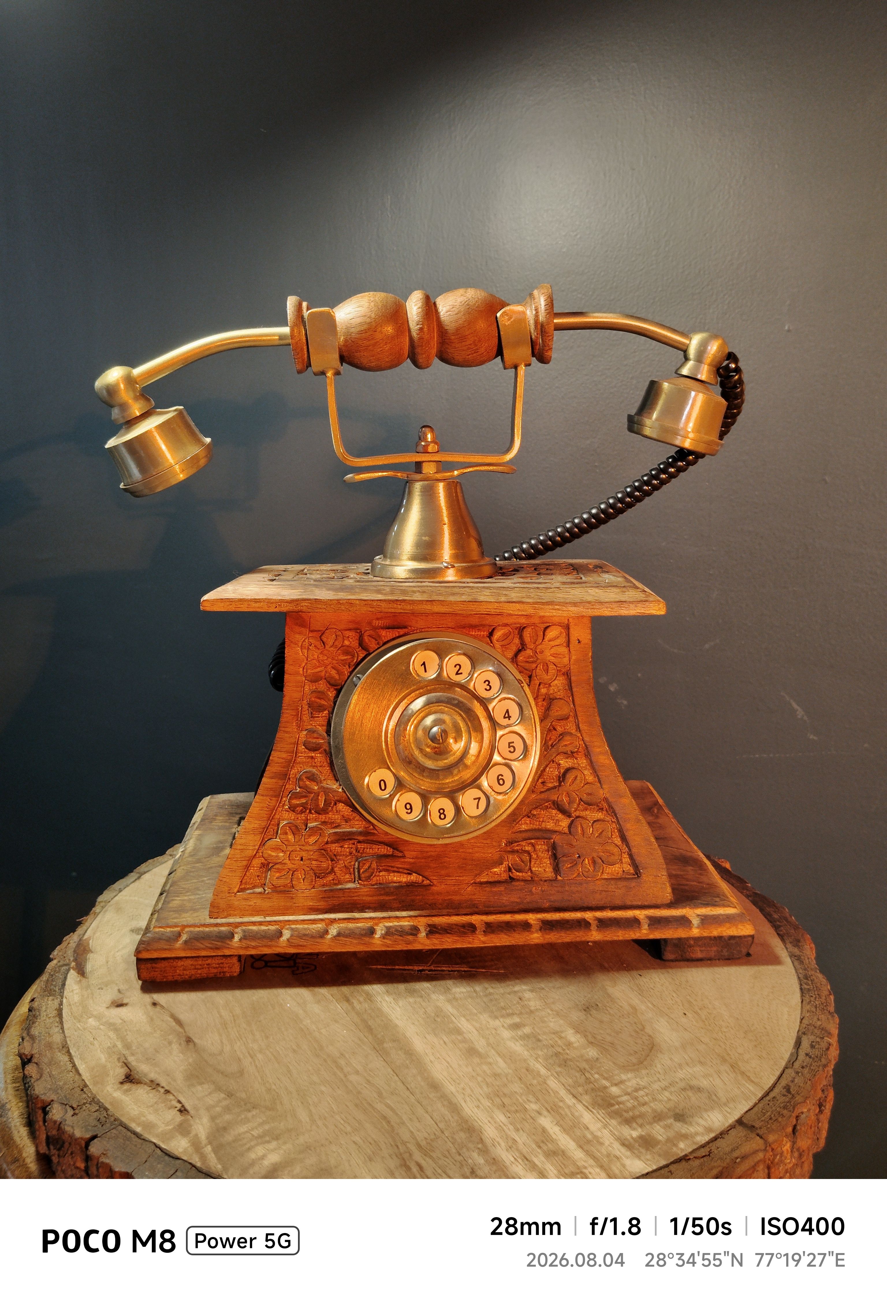 Poco M8 Power 28mm telephone prop indoors day time shot Poco M8 Power 28mm telephone prop indoors day time shot