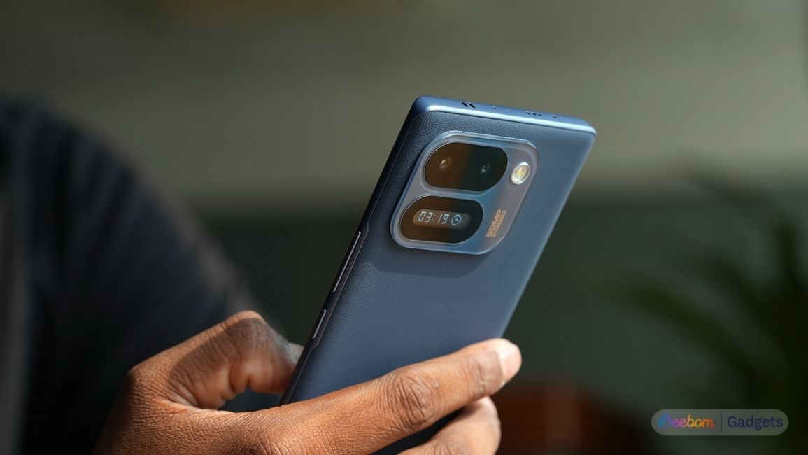 Hands-on shot of the Lava Virat Curve