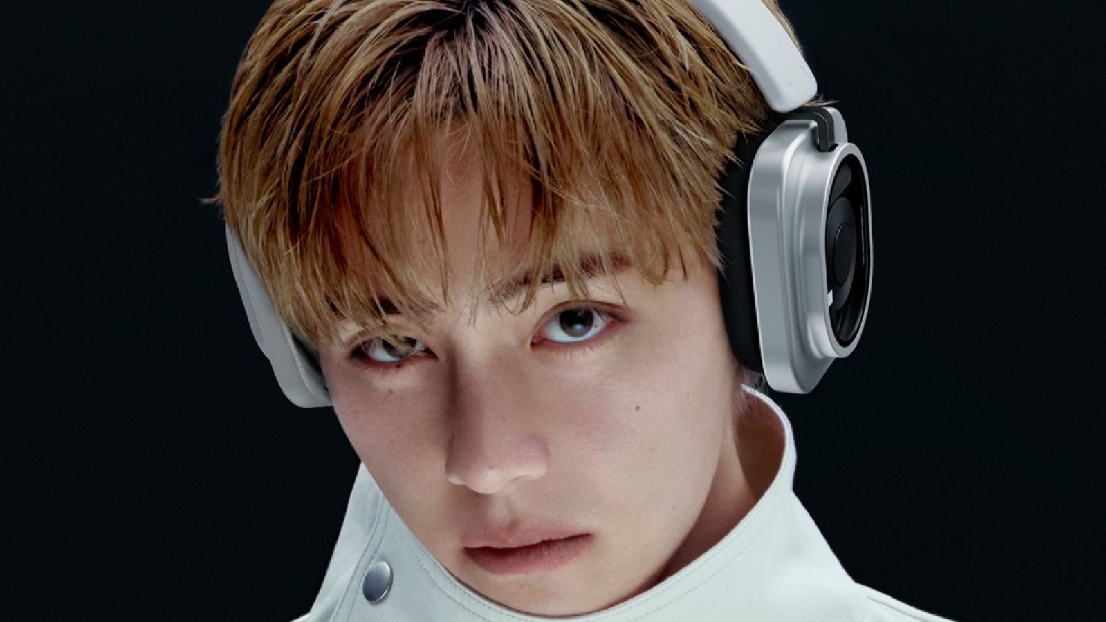 BTS V wearing headphone 1 pro in white colourway BTS V wearing headphone 1 pro in white colourway