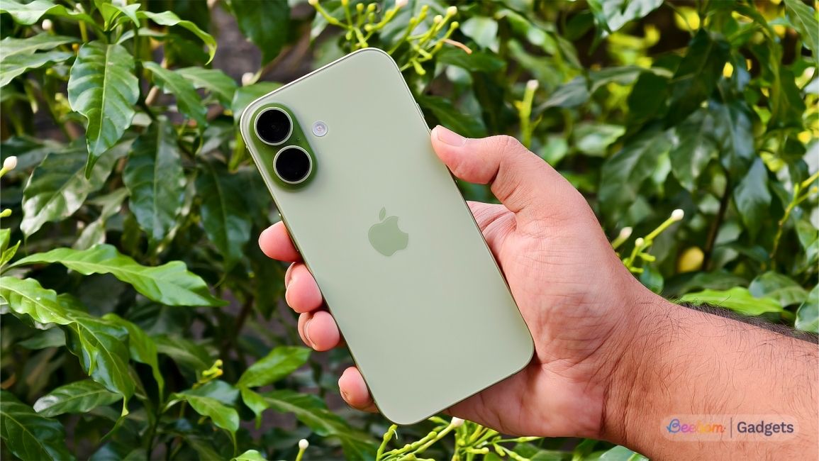 iPhone 17 hands on shot 2
