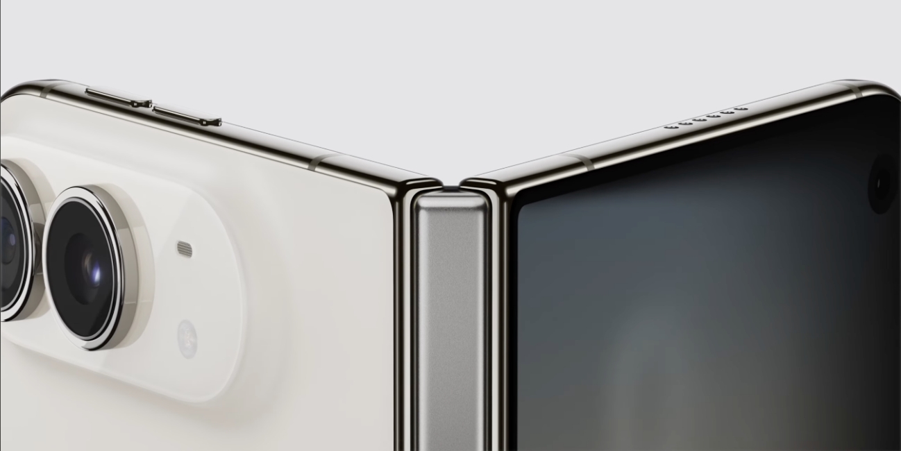 iPhone Dup hinge closeup