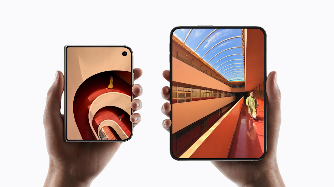 iPhone Duo displays showcased