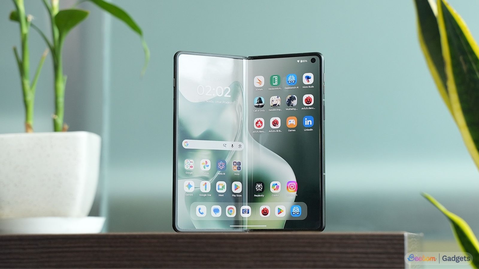 Foldable Phones with AI in India 2026: Does a Dedicated AI Key Change the Game? thumbnail