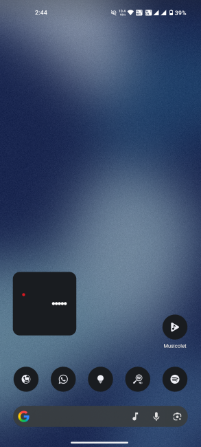 Nothing Lock screen with Snake Game widget playing