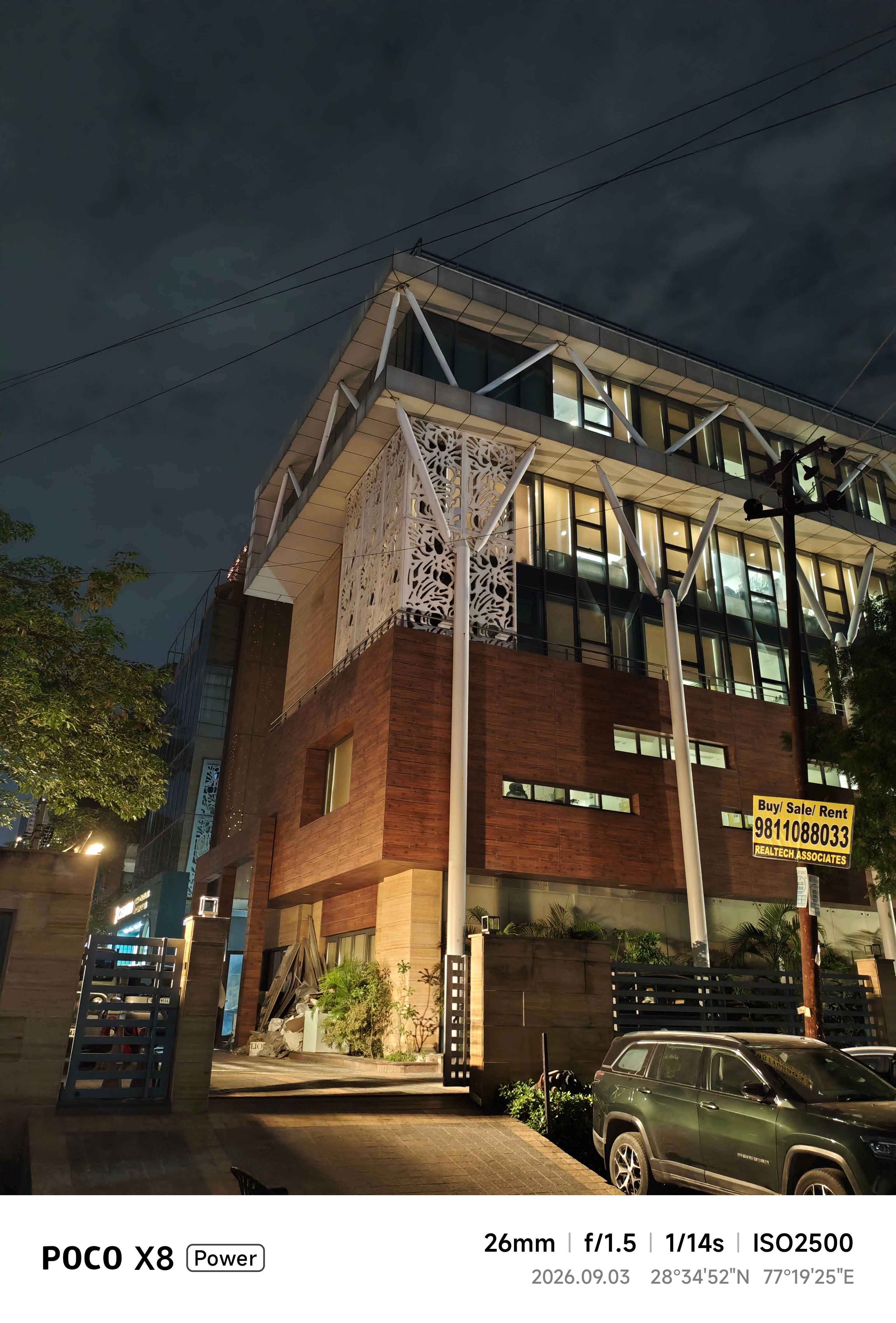 Poco X8 Power 26mm building shot at night