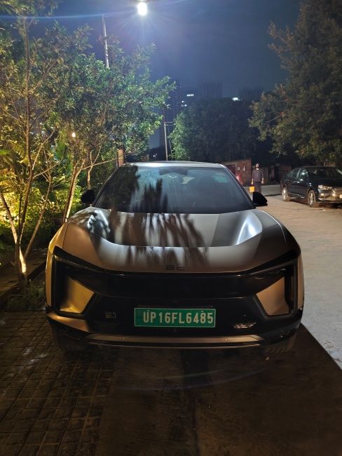 Image of a car at night shot on Redmi Note 17 Pro Max  main camera
