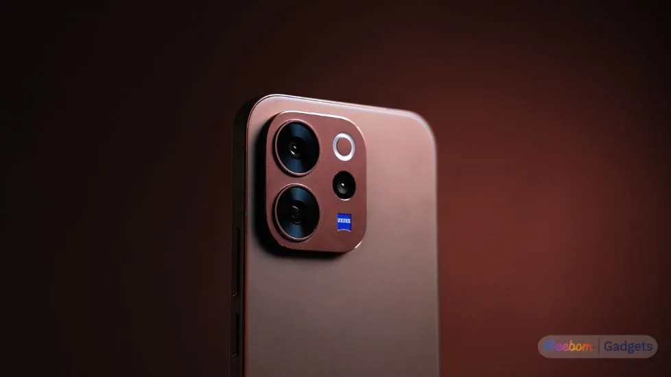 Vivo V70 Elite cameras close up