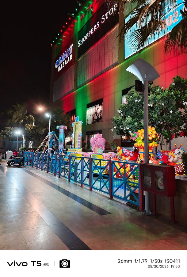 Vivo T5 5G main swing night shot