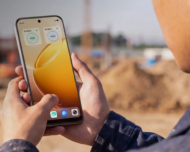Vivo Y600i display showcased while it's in hand