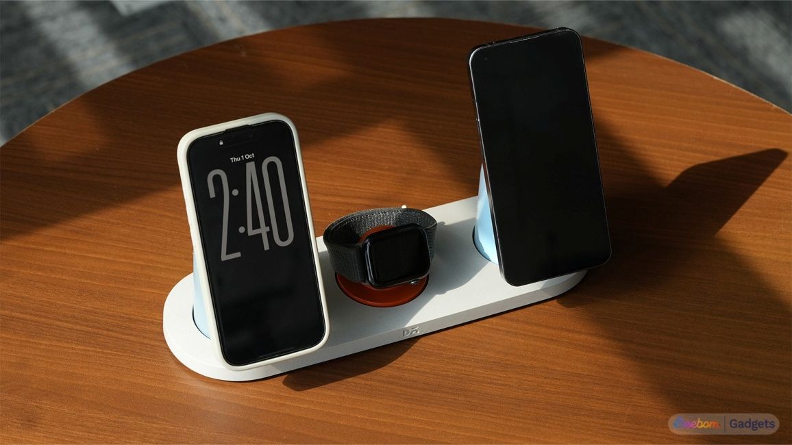 Two phones and one Apple Watch charging on the DailyObjects 3-in-1 wireless charging dock Two phones and one Apple Watch charging on the DailyObjects 3-in-1 wireless charging dock