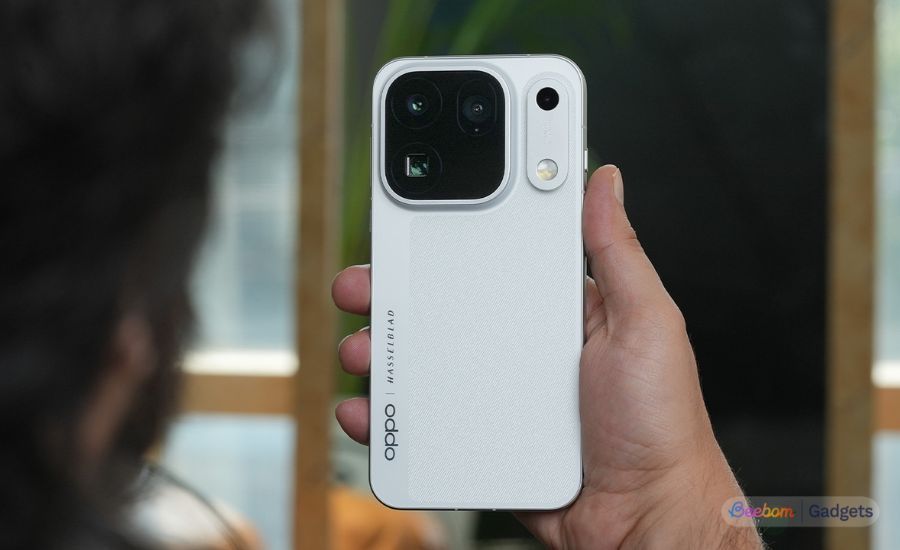 Oppo Find X10 Pro Max smartphone held in hand from the back Oppo Find X10 Pro Max smartphone held in hand from the back