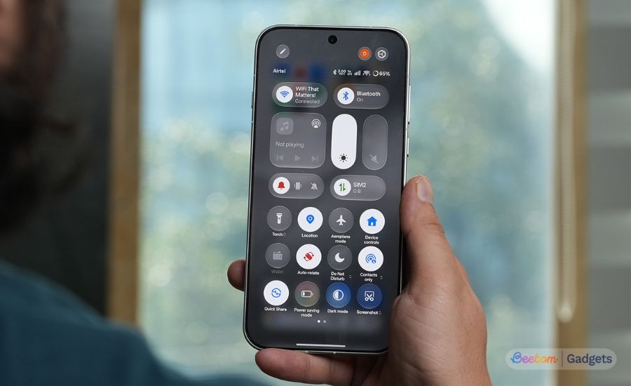 Oppo Find X10 Pro Max from the front with quick settings Oppo Find X10 Pro Max from the front with quick settings