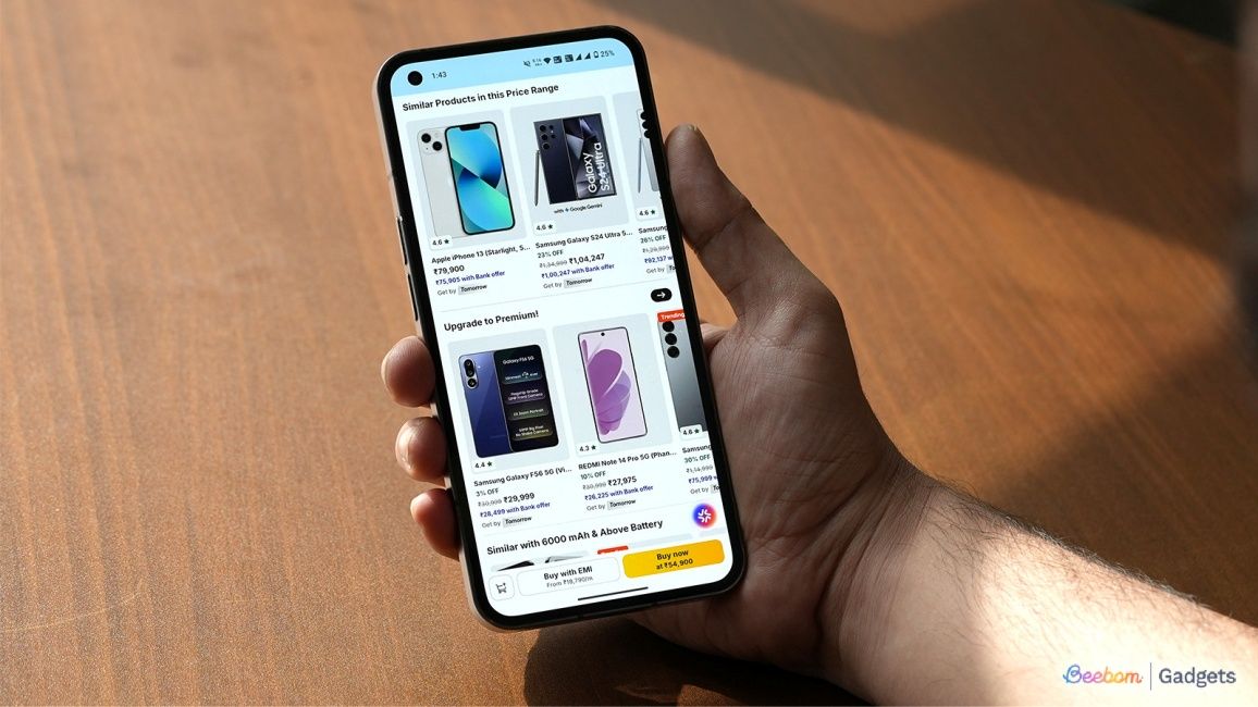 Similar and trending products section while buying a phone on Flipkart.