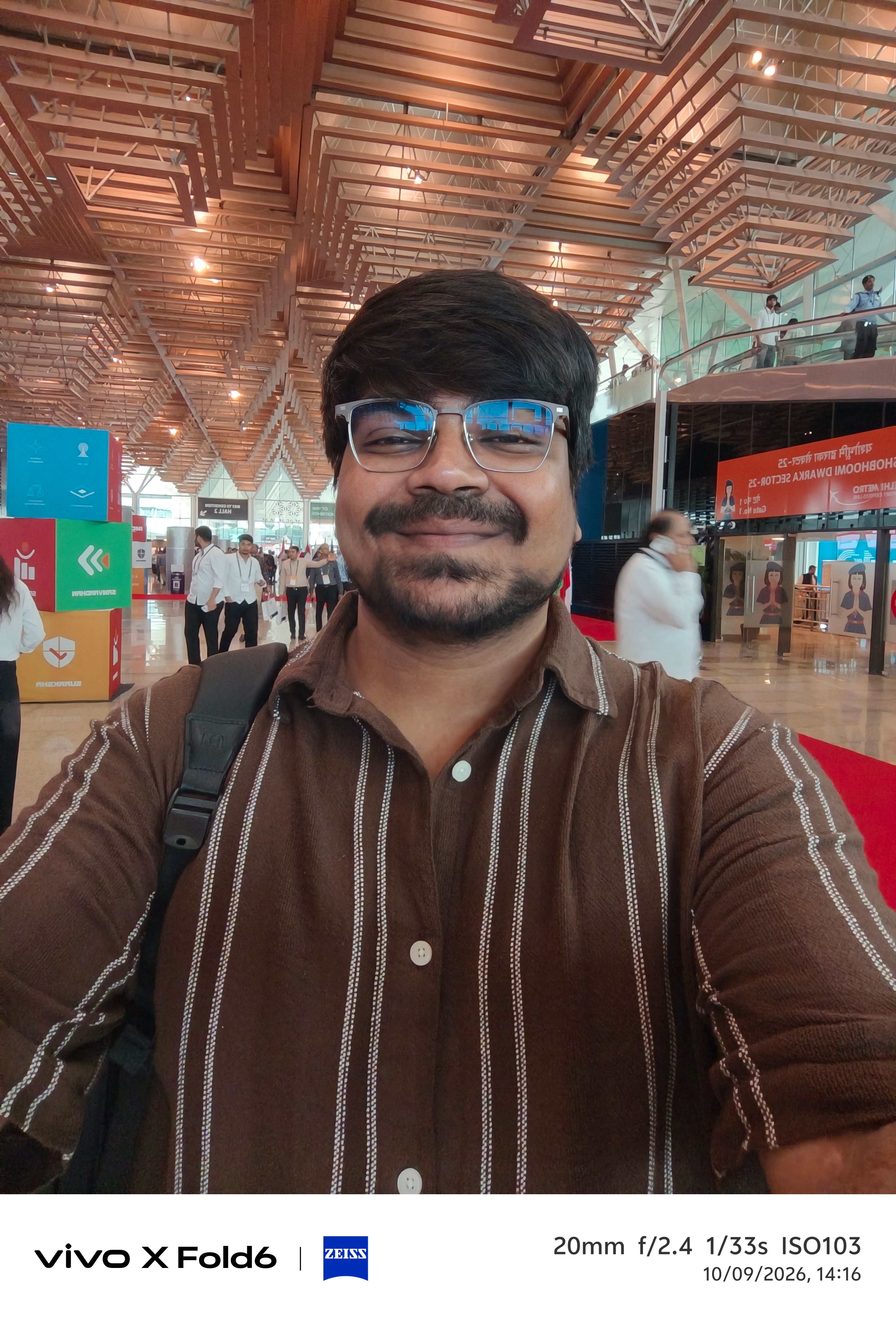 Vivo X Fold 6 indoors regular selfie