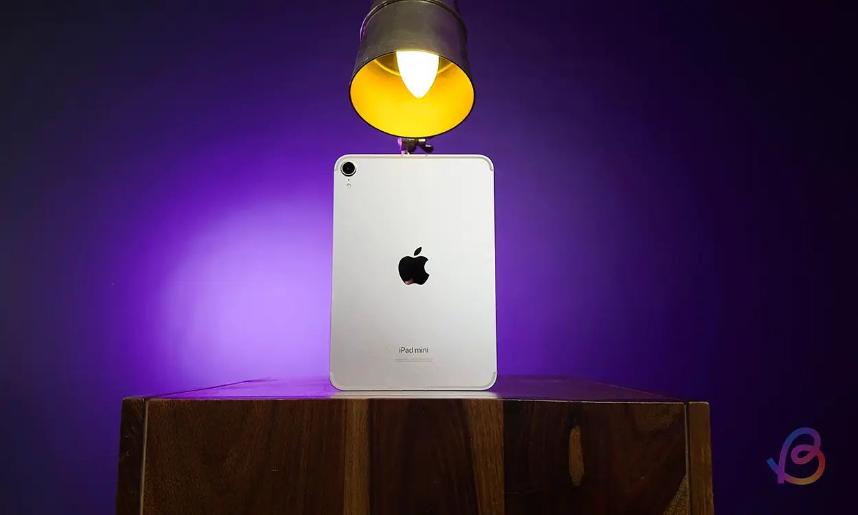 iPad Mini 7th Gen from the back in silver colourway iPad Mini 7th Gen from the back in silver colourway