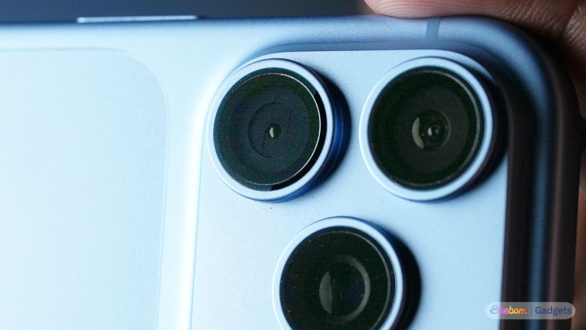 iPhone 18 Pro Max close up shot of the variable aperture camera