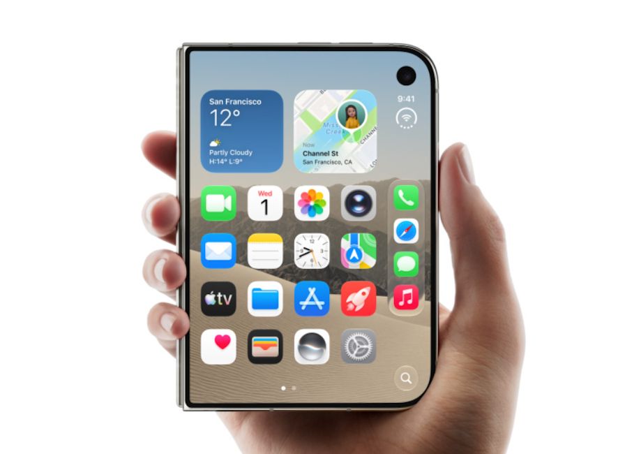 iPhone Duo cover screen in hand