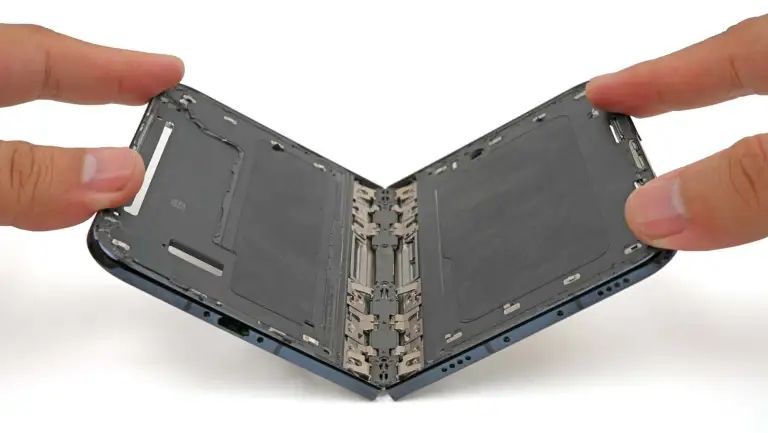 iPhone Duo hinge mechanism showcased