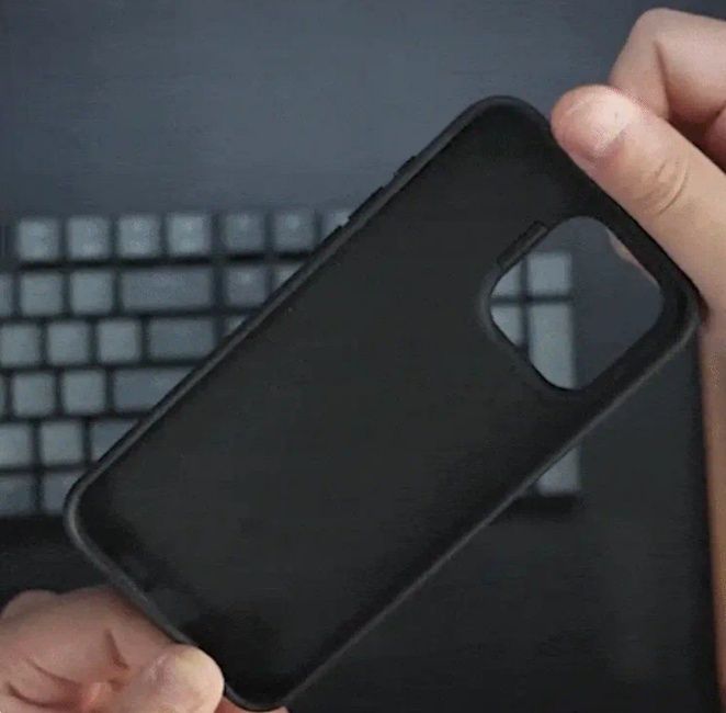 Bendable but sturdy plastic on the E-ink case by CaseKart