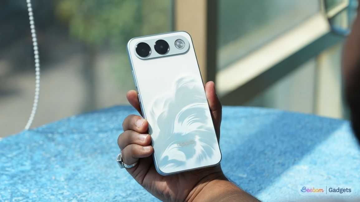 Looking at the back pattern of the Oppo F35