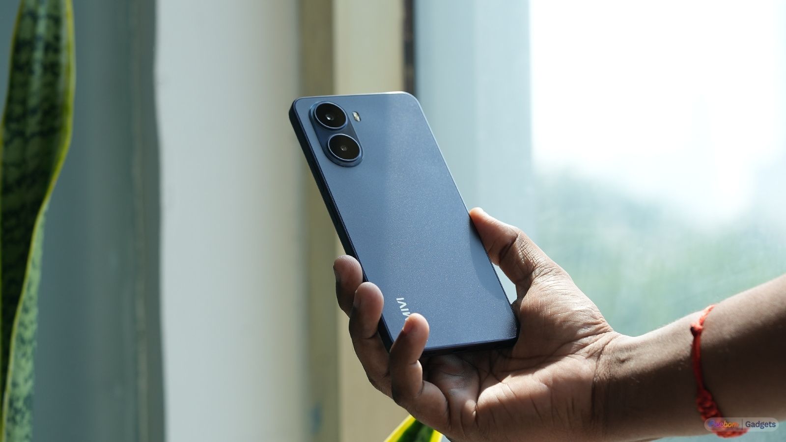 Mivi One 5G blue in hand design showcased Mivi One 5G blue in hand design showcased