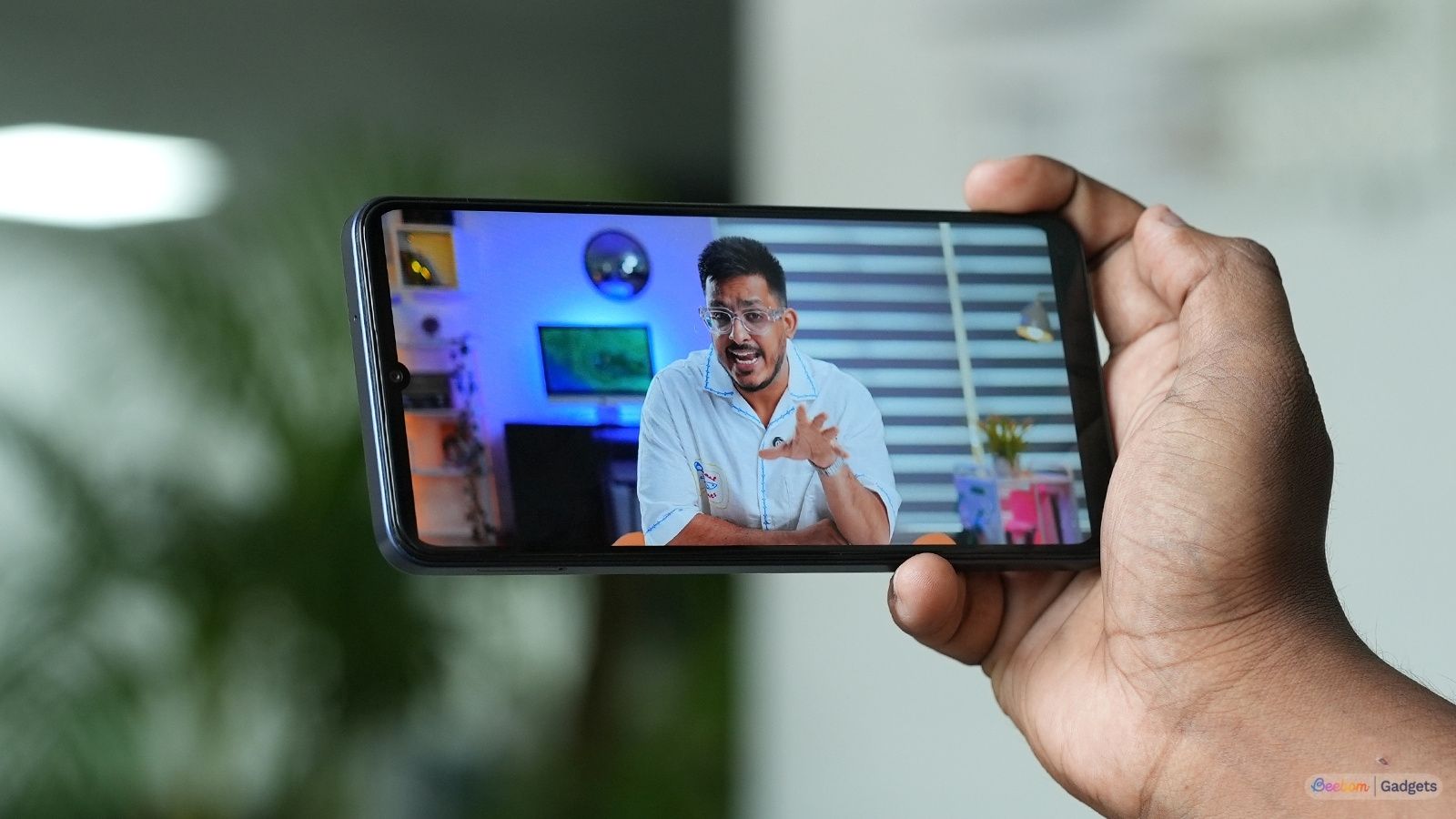 Mivi One 5G display quality Mivi One 5G display quality