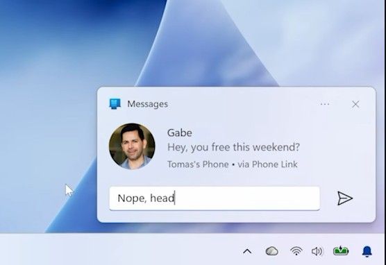 Windows 11 notification previews with Link to Phone