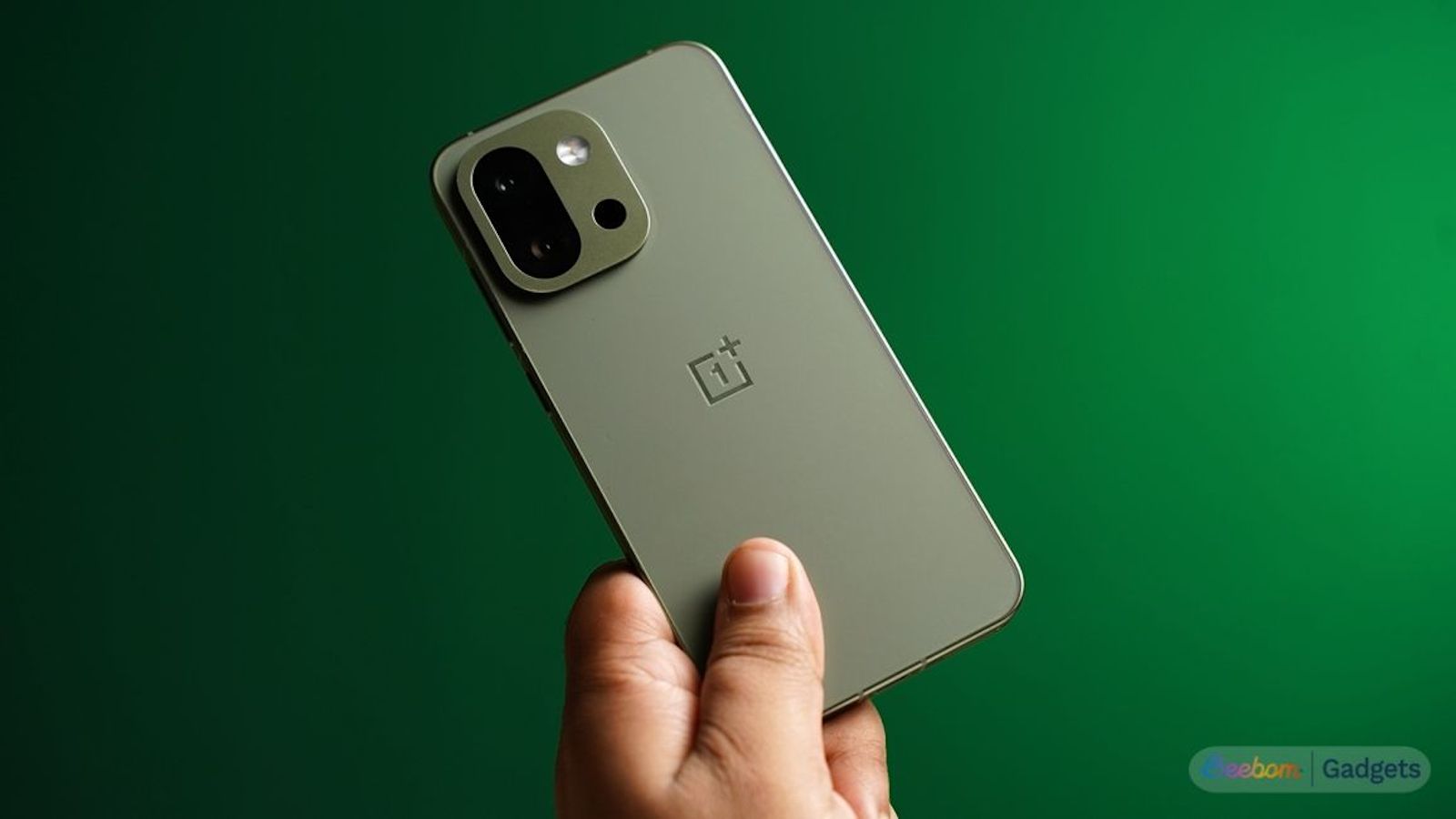 OnePlus 13s Olive in-hand design showcased