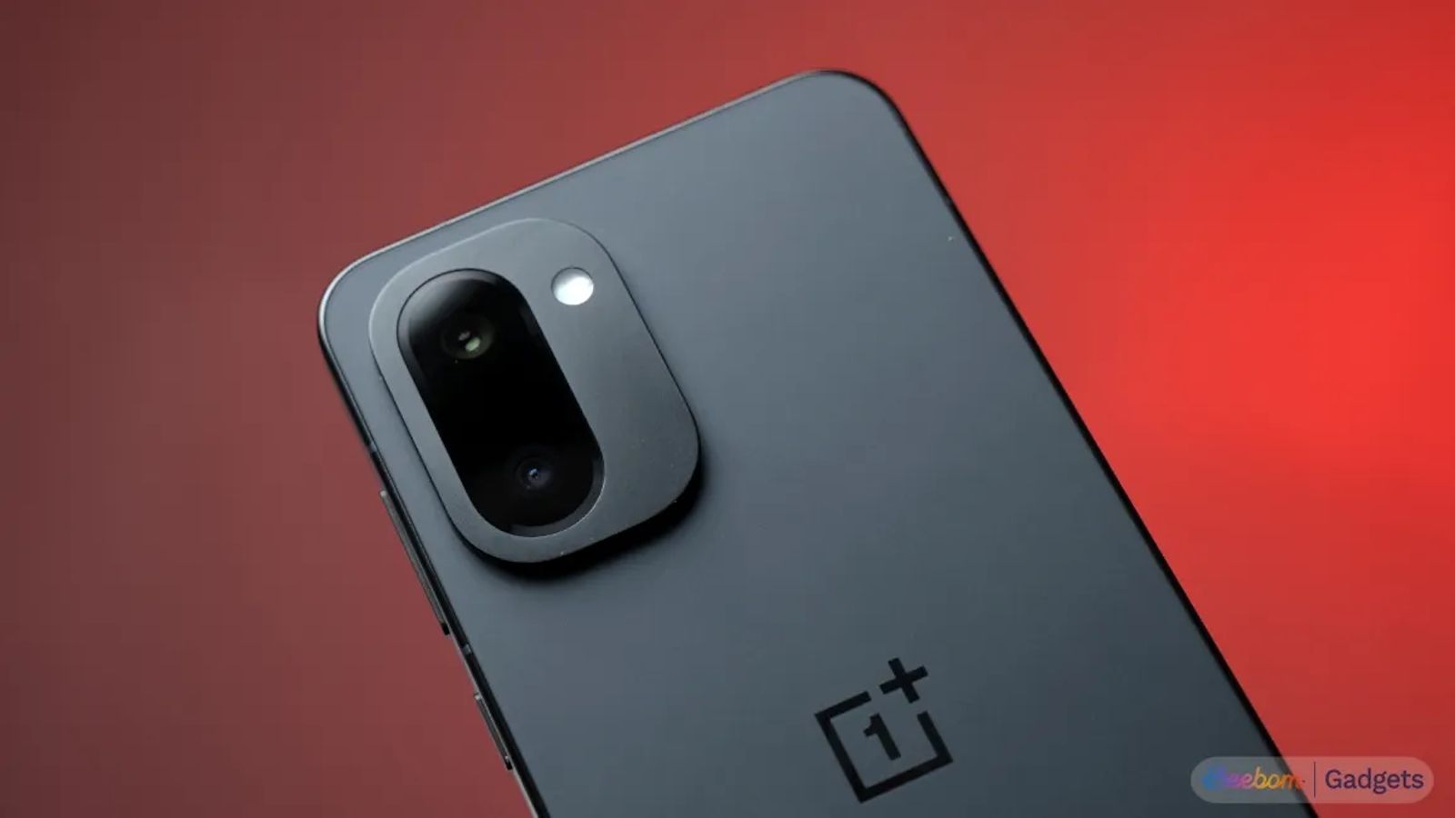 OnePlus 15R back design showcased in black