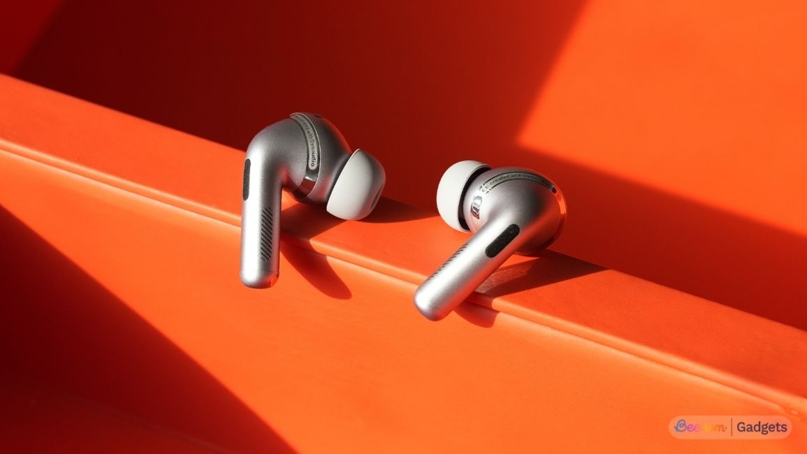Oppo Enco X4 earbuds close up shot Oppo Enco X4 earbuds close up shot