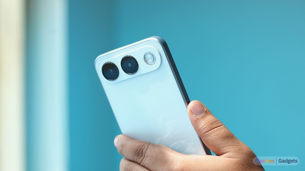 Oppo F35 close up shot of the cameras