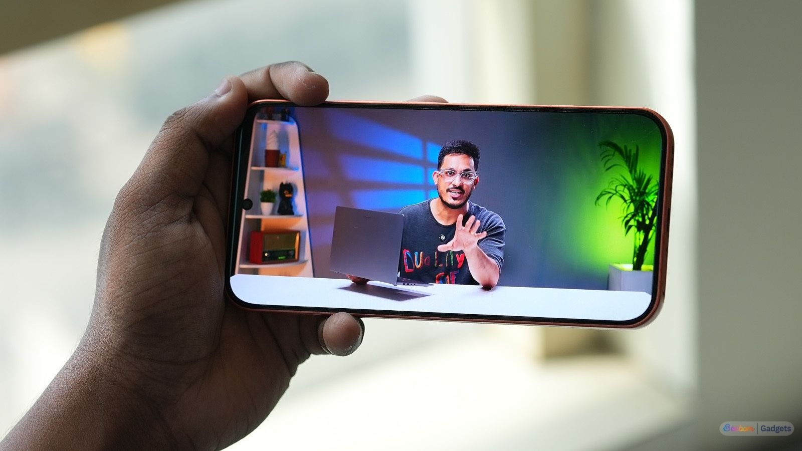 Oppo F35 Pro display quality showcased