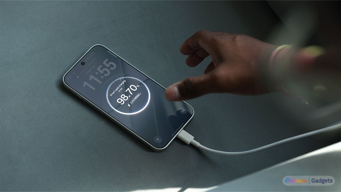 Oppo Find X10 charging animation displayed on screen
