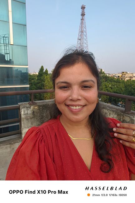 Oppo Find X10 Pro Max selfie of a woman wearing a red dress Oppo Find X10 Pro Max selfie of a woman wearing a red dress