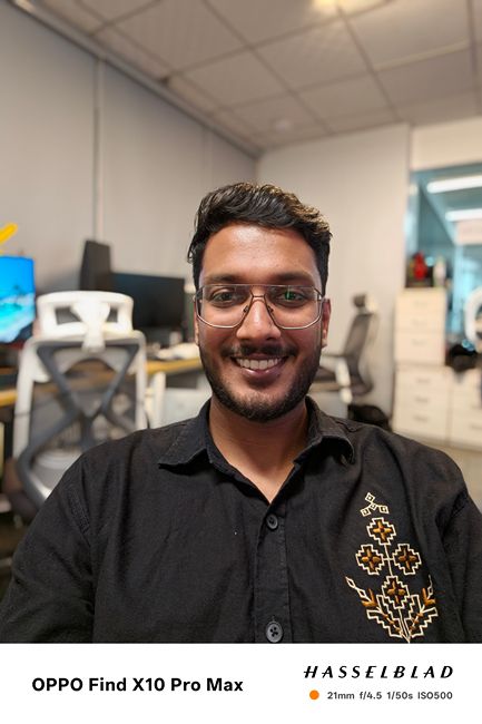 Oppo Find X10 Pro Max selfie of a man wearing black embroidered shirt Oppo Find X10 Pro Max selfie of a man wearing black embroidered shirt
