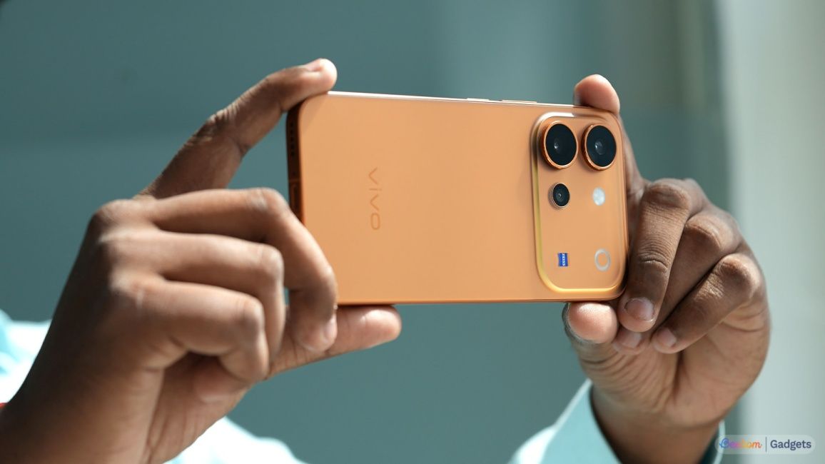 Back view of Vivo 80 shooting photos