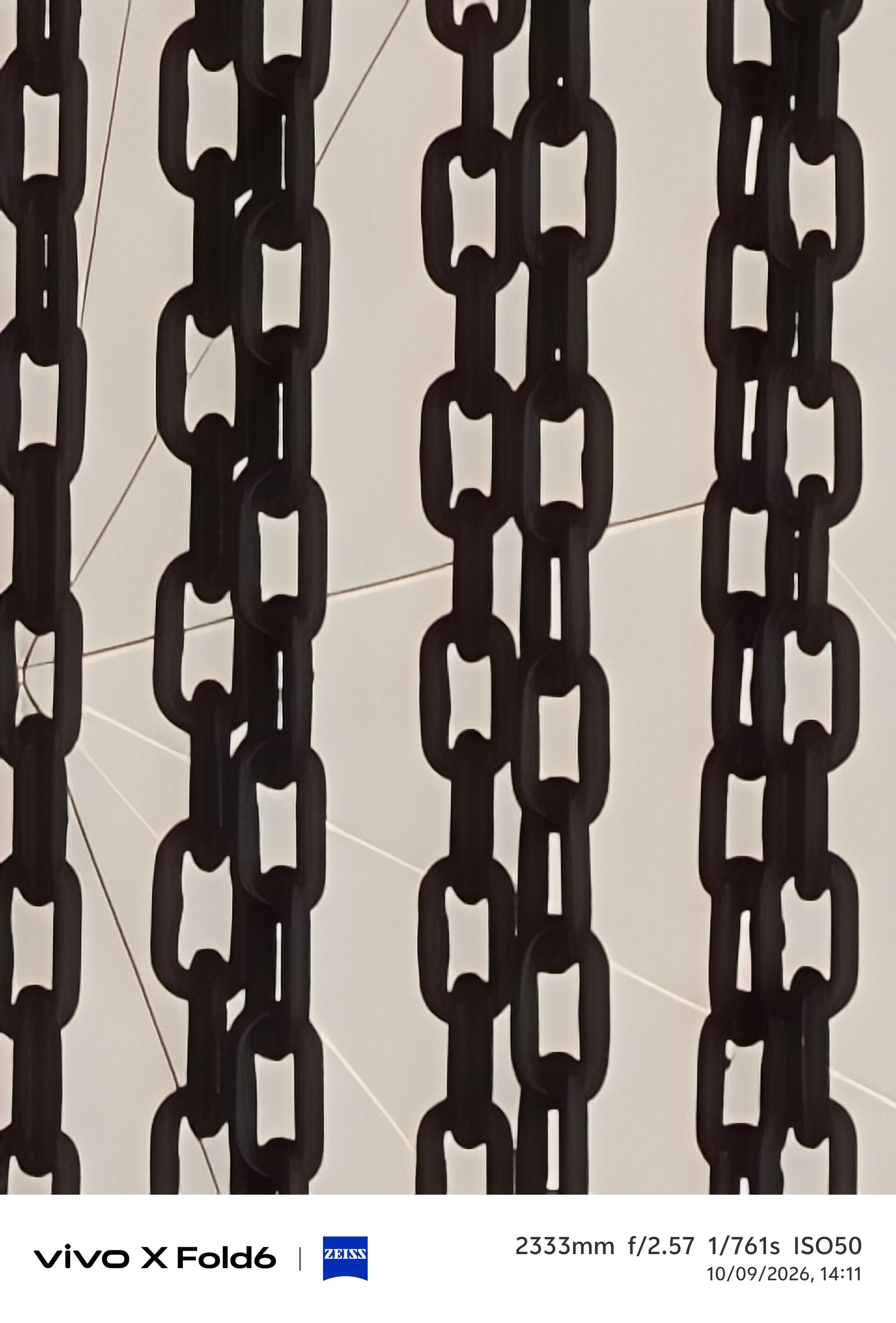 Vivo X Fold 6 chain telephoto 2333mm shot