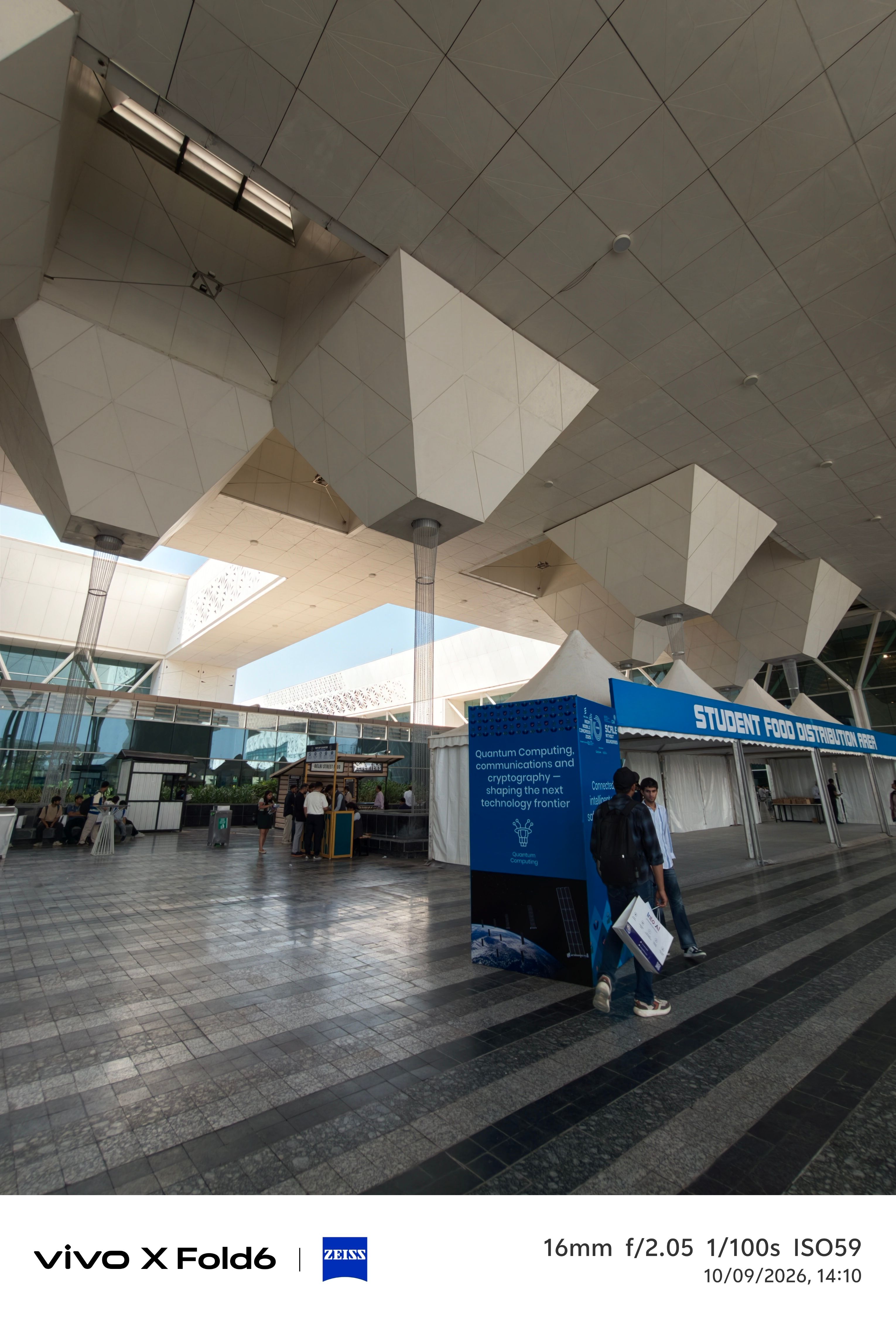 Vivo X Fold 6 day time building ultrawide shot