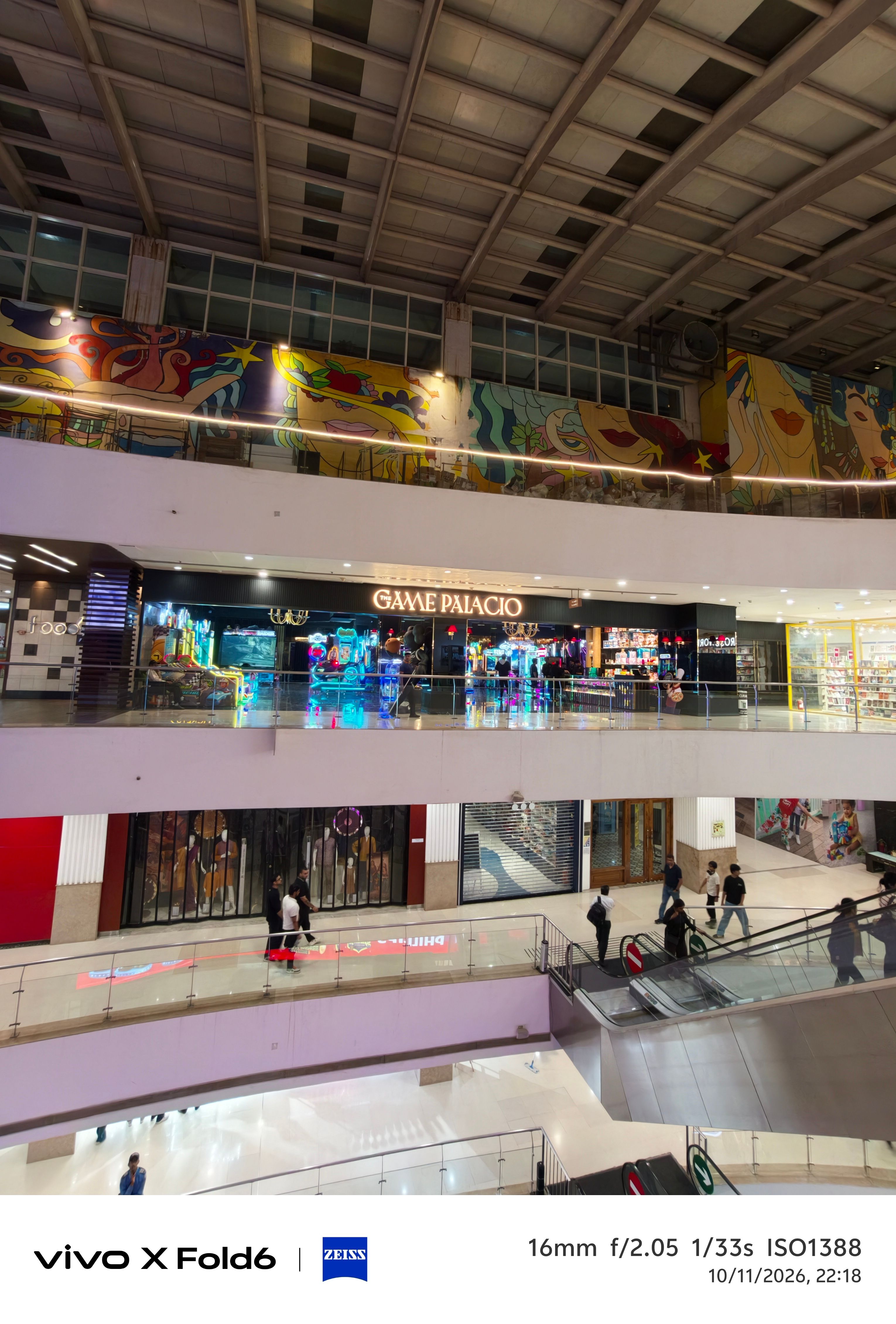 Vivo X Fold 6 day time mall indoors ultrawide shot